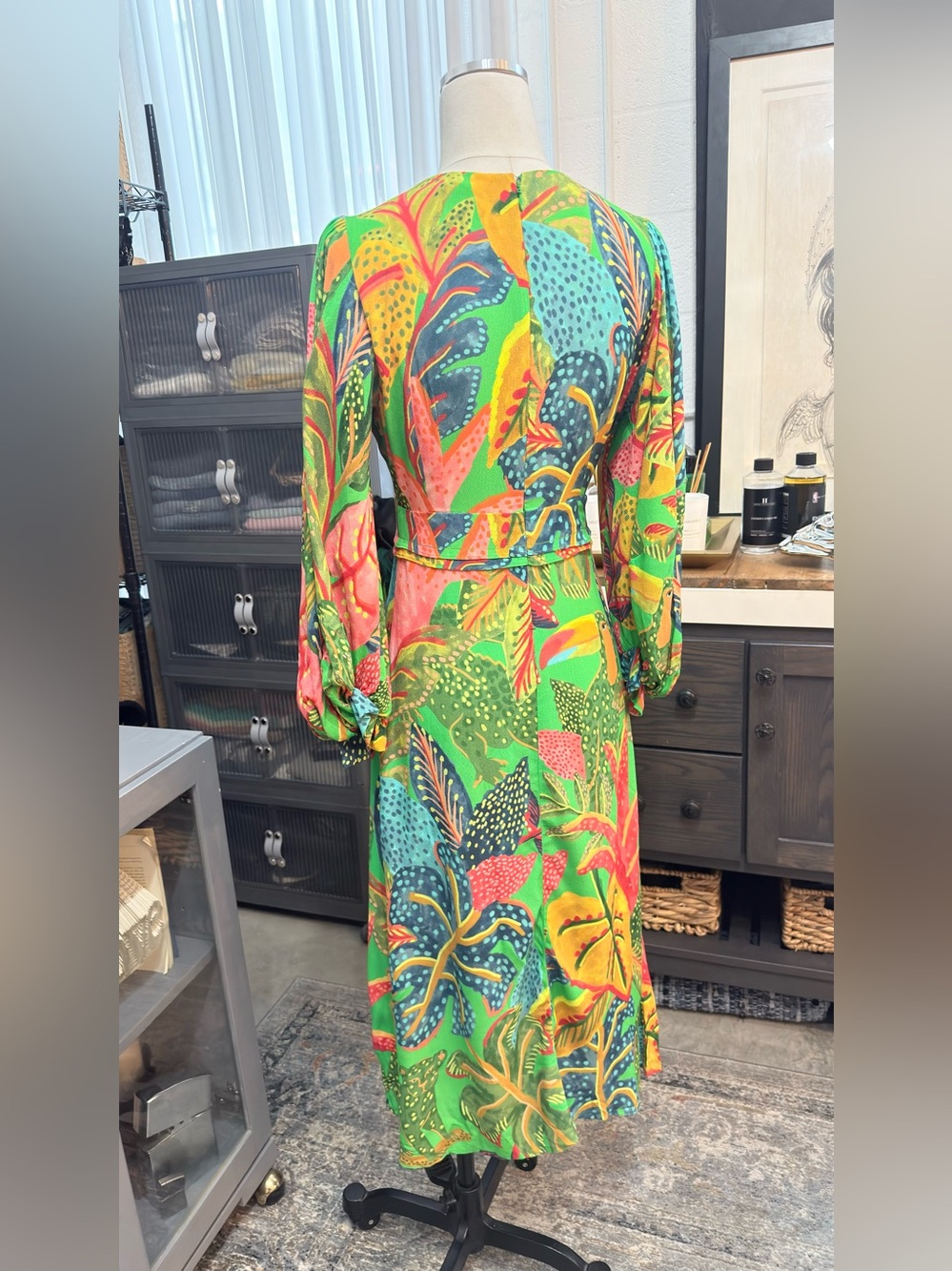 NWT FARM Rio Green Tropical-Print Plunge V-neck Midi Dress - Picture 11 of 11